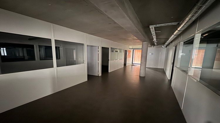 Ma-Cabane - Location Local commercial CORNEBARRIEU, 278 m²