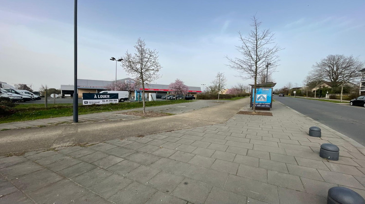 Ma-Cabane - Location Local commercial Coulaines, 1267 m²