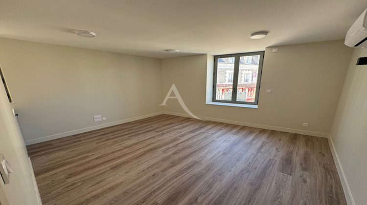 Ma-Cabane - Location Local commercial COUR-CHEVERNY, 18 m²