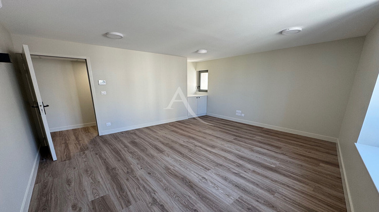 Ma-Cabane - Location Local commercial COUR-CHEVERNY, 18 m²