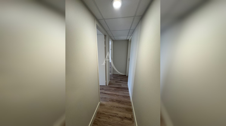 Ma-Cabane - Location Local commercial COUR-CHEVERNY, 18 m²