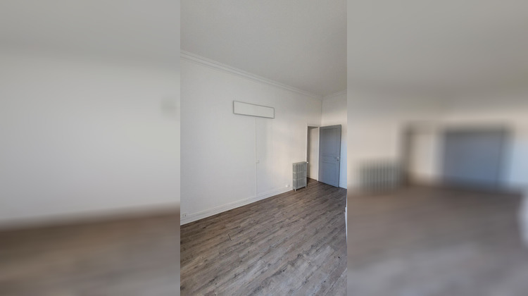 Ma-Cabane - Location Local commercial COURBEVOIE, 92 m²