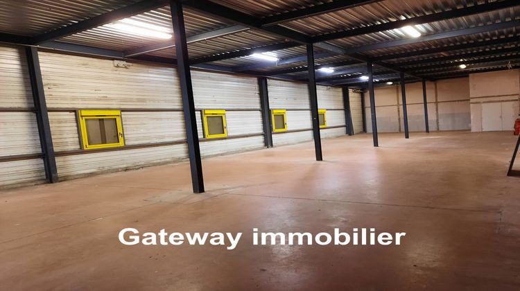 Ma-Cabane - Location Local commercial Cournon-d'Auvergne, 300 m²