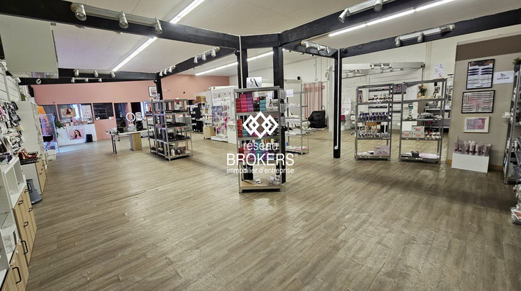 Ma-Cabane - Location Local commercial Cournon-d'Auvergne, 335 m²