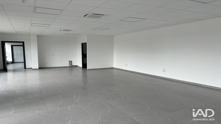 Ma-Cabane - Location Local commercial Courtry, 200 m²