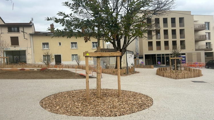 Ma-Cabane - Location Local commercial CREPIEUX LA PAPE, 74 m²