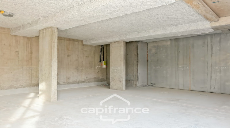 Ma-Cabane - Location Local commercial CREPIEUX LA PAPE, 74 m²