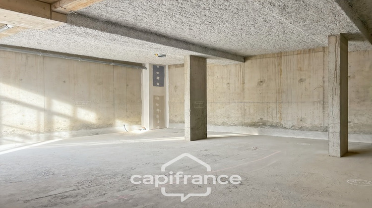 Ma-Cabane - Location Local commercial CREPIEUX LA PAPE, 74 m²