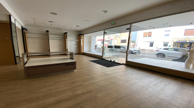 Ma-Cabane - Location Local commercial Creutzwald, 97 m²