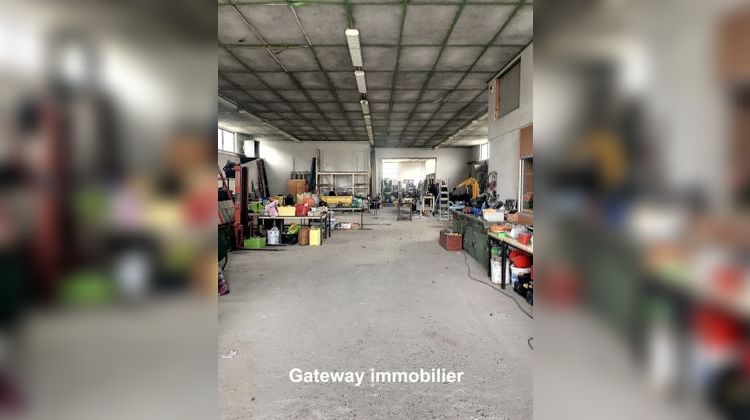 Ma-Cabane - Location Local commercial Creuzier-le-Vieux, 625 m²