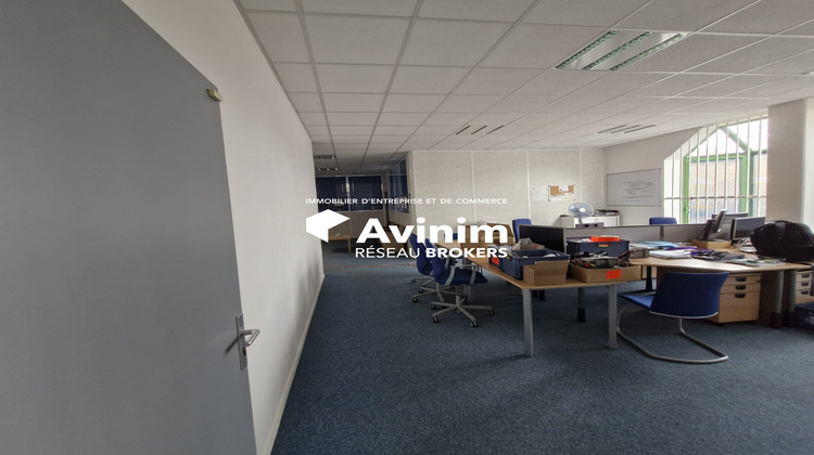 Ma-Cabane - Location Local commercial Croissy-Beaubourg, 300 m²