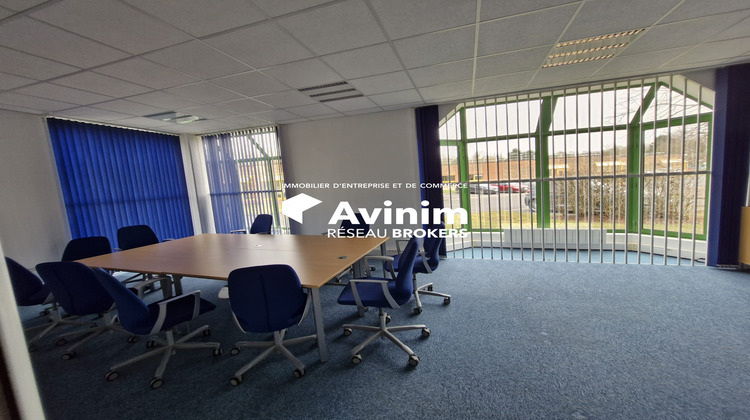 Ma-Cabane - Location Local commercial Croissy-Beaubourg, 300 m²