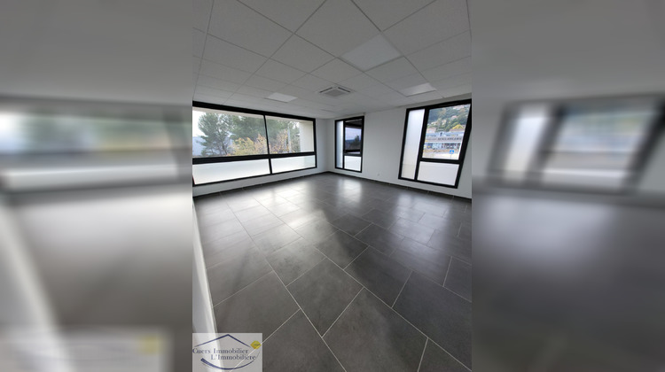 Ma-Cabane - Location Local commercial Cuers, 89 m²