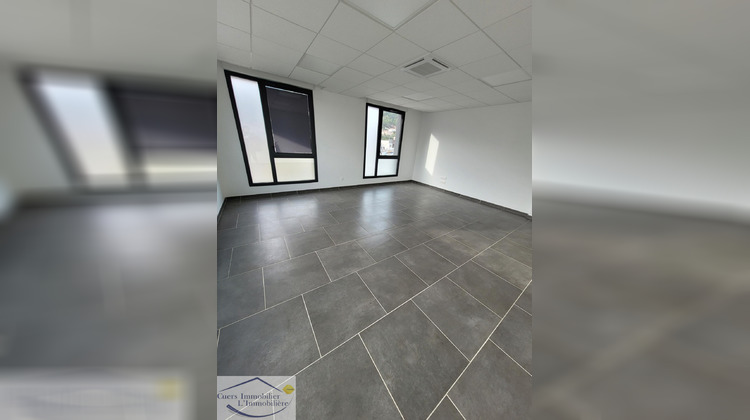 Ma-Cabane - Location Local commercial Cuers, 89 m²