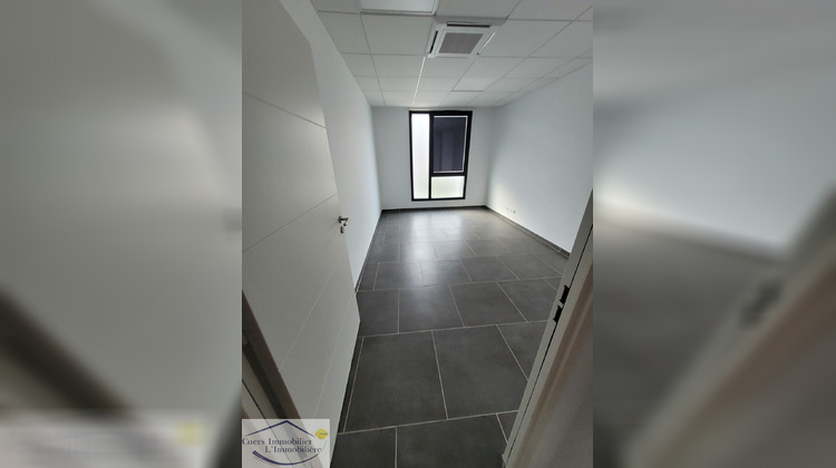 Ma-Cabane - Location Local commercial Cuers, 89 m²