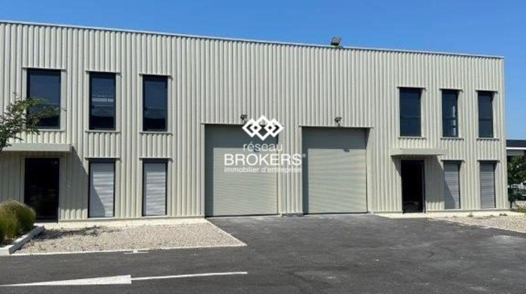 Ma-Cabane - Location Local commercial Décines-Charpieu, 325 m²