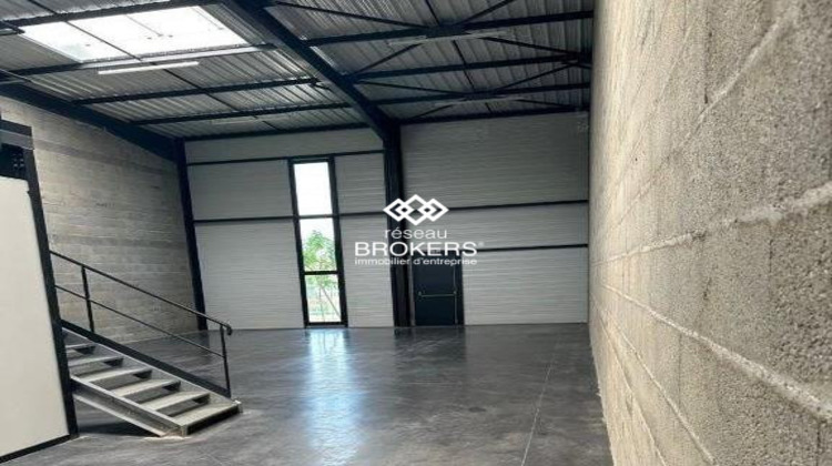 Ma-Cabane - Location Local commercial Décines-Charpieu, 325 m²