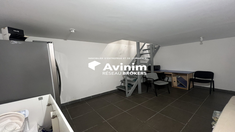 Ma-Cabane - Location Local commercial Décines-Charpieu, 102 m²