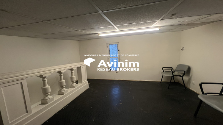 Ma-Cabane - Location Local commercial Décines-Charpieu, 102 m²