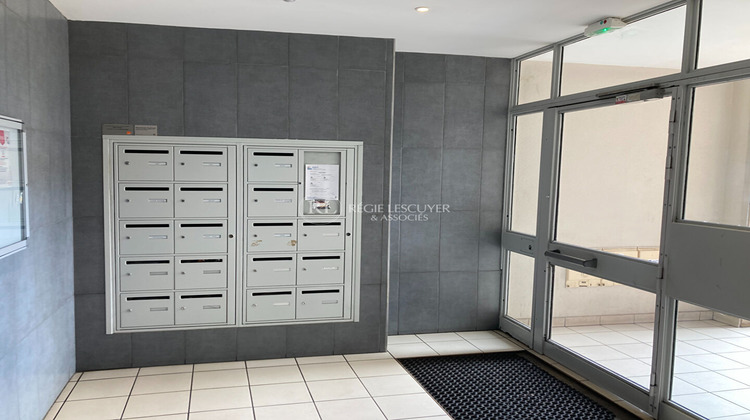 Ma-Cabane - Location Local commercial DECINES-CHARPIEU, 38 m²