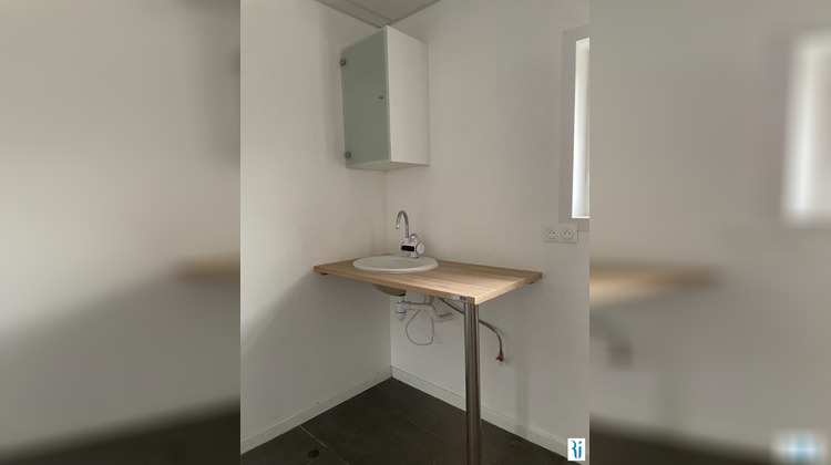 Ma-Cabane - Location Local commercial DEVILLE-LES-ROUEN, 19 m²