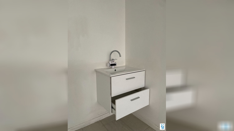 Ma-Cabane - Location Local commercial DEVILLE-LES-ROUEN, 40 m²