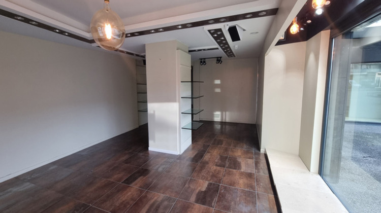 Ma-Cabane - Location Local commercial DIVONNE LES BAINS, 108 m²