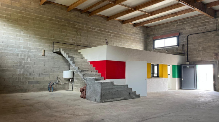 Ma-Cabane - Location Local commercial Dompierre-sur-Mer, 300 m²