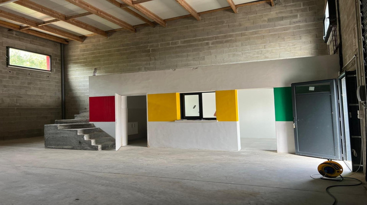 Ma-Cabane - Location Local commercial Dompierre-sur-Mer, 150 m²