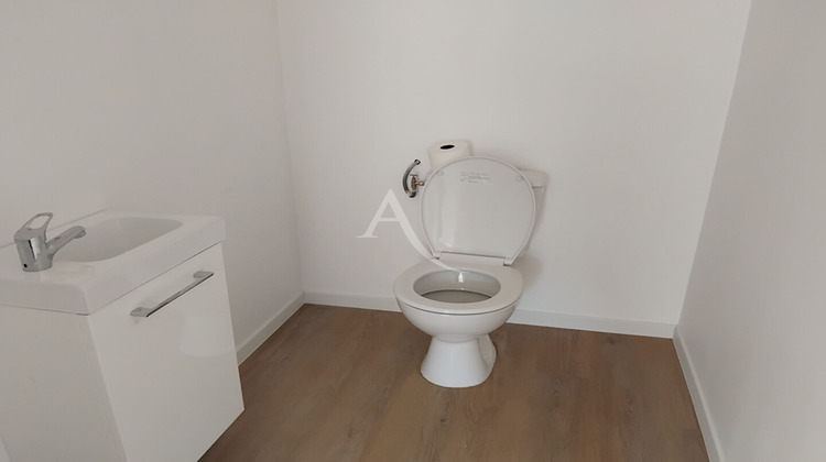 Ma-Cabane - Location Local commercial DOUE-LA-FONTAINE, 16 m²