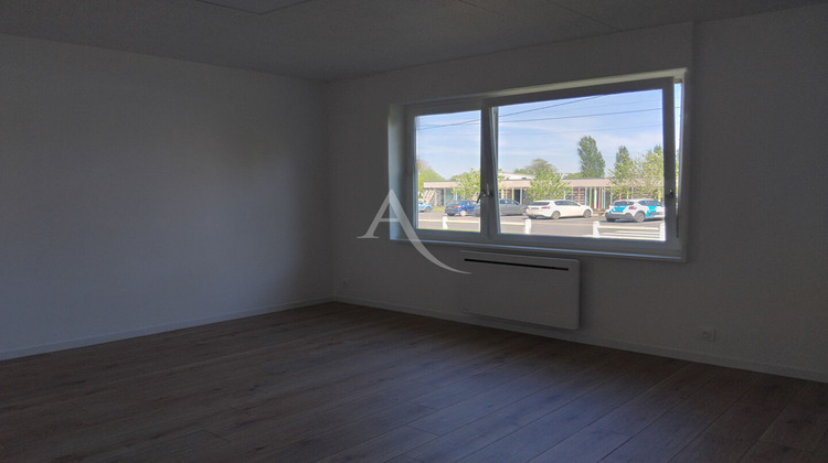 Ma-Cabane - Location Local commercial DOUE-LA-FONTAINE, 16 m²