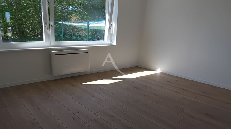 Ma-Cabane - Location Local commercial DOUE-LA-FONTAINE, 74 m²