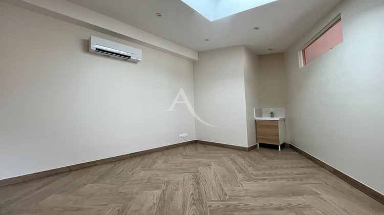 Ma-Cabane - Location Local commercial DOURDAN, 59 m²