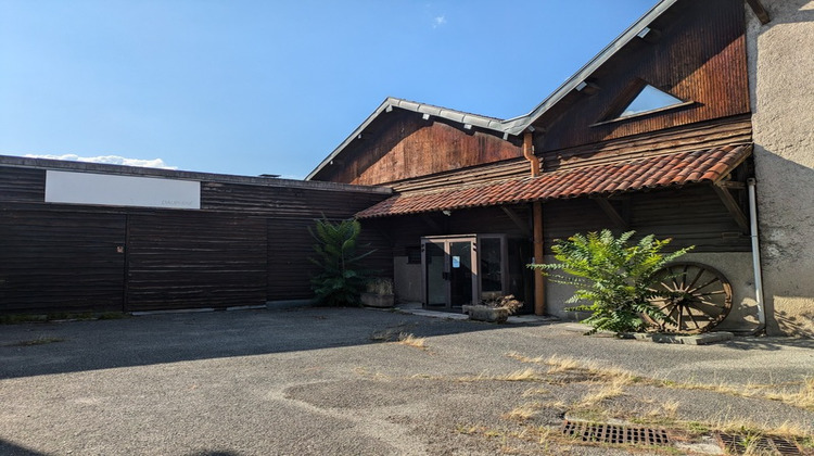 Ma-Cabane - Location Local commercial ECHIROLLES, 680 m²