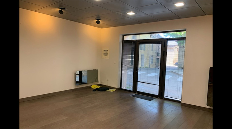 Ma-Cabane - Location Local commercial EGUILLES, 35 m²