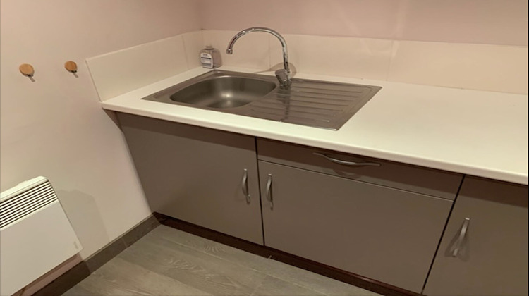 Ma-Cabane - Location Local commercial EGUILLES, 35 m²