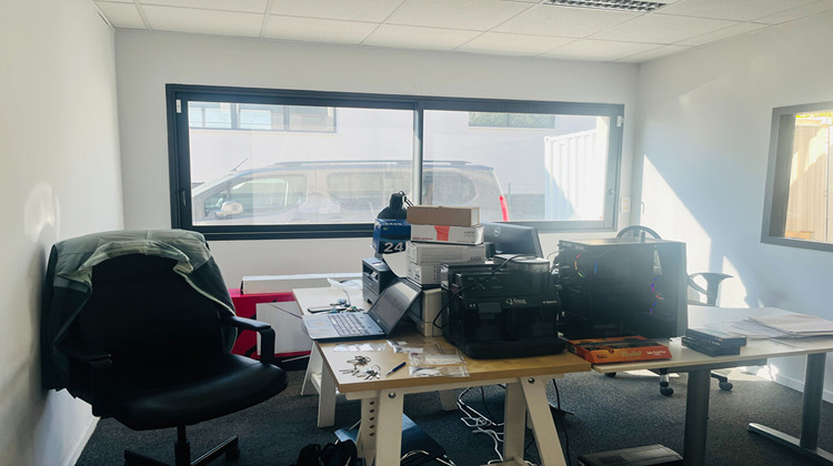 Ma-Cabane - Location Local commercial EGUILLES, 105 m²