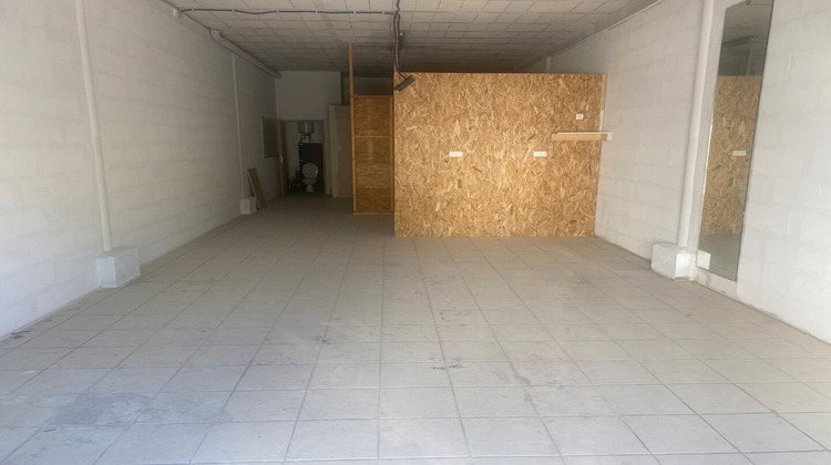 Ma-Cabane - Location Local commercial EGUILLES, 70 m²