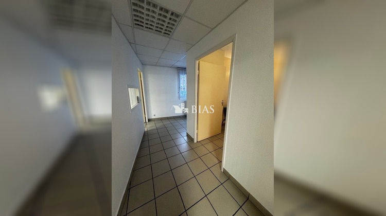 Ma-Cabane - Location Local commercial Elbeuf, 85 m²