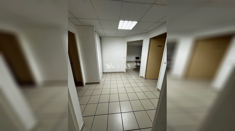 Ma-Cabane - Location Local commercial Elbeuf, 85 m²