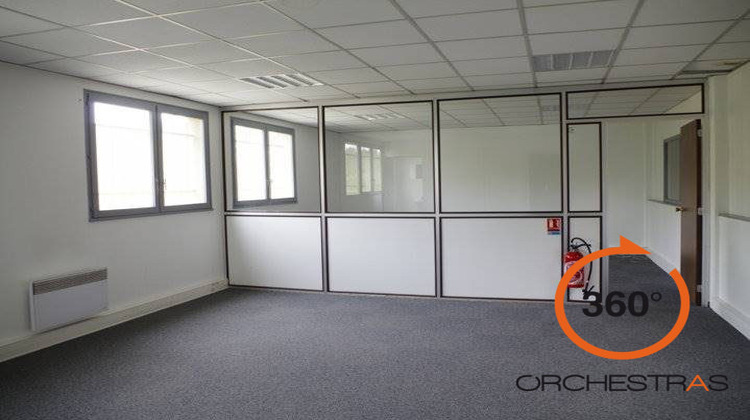 Ma-Cabane - Location Local commercial Emerainville, 669 m²