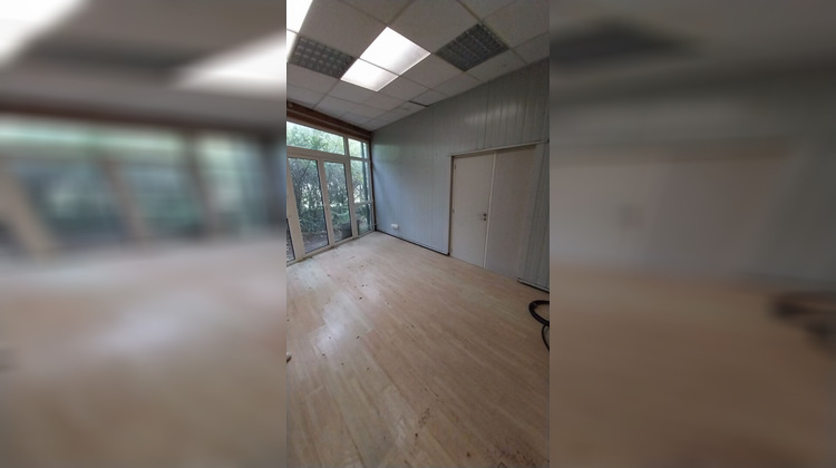 Ma-Cabane - Location Local commercial EPERNON, 600 m²