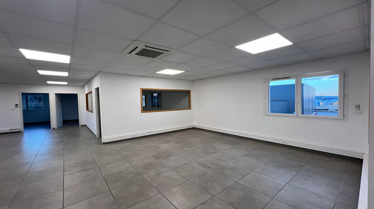 Ma-Cabane - Location Local commercial ETOILE-SUR-RHONE, 272 m²