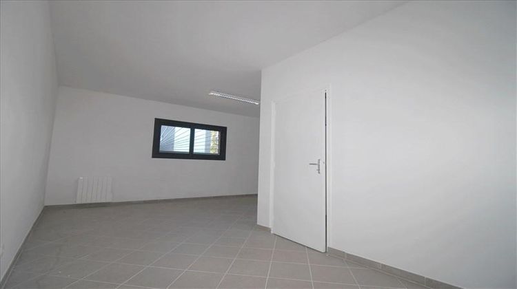 Ma-Cabane - Location Local commercial ETRECHY, 138 m²