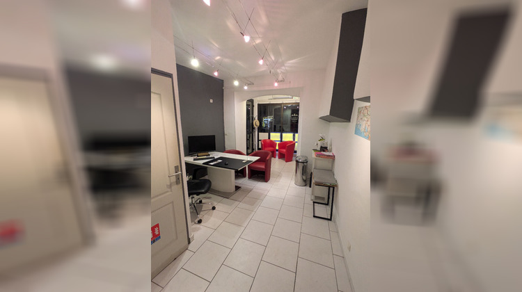 Ma-Cabane - Location Local commercial EYGUIERES, 30 m²