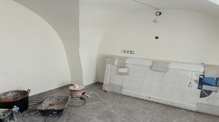 Ma-Cabane - Location Local commercial EYGUIERES, 37 m²