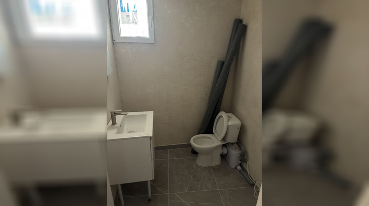 Ma-Cabane - Location Local commercial EYGUIERES, 37 m²