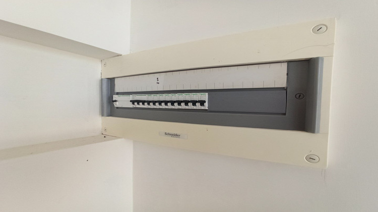 Ma-Cabane - Location Local commercial Feytiat, 110 m²