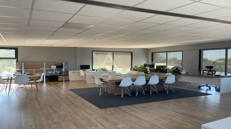 Ma-Cabane - Location Local commercial FONBEAUZARD, 105 m²