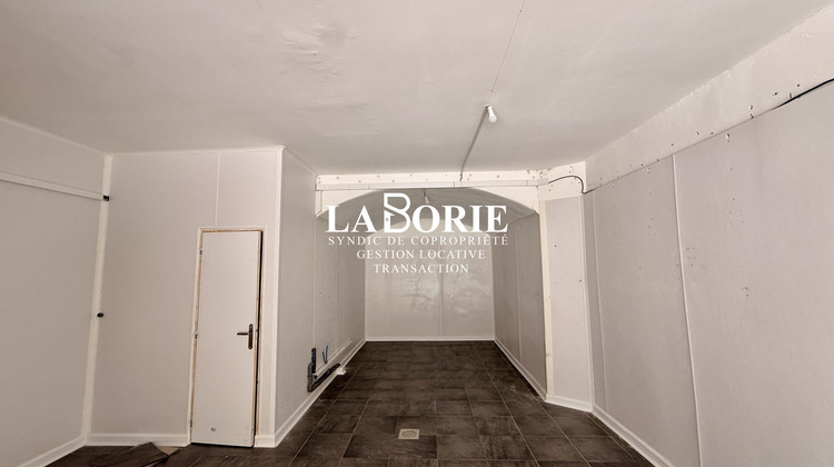 Ma-Cabane - Location Local commercial Fontaine-de-Vaucluse, 67 m²